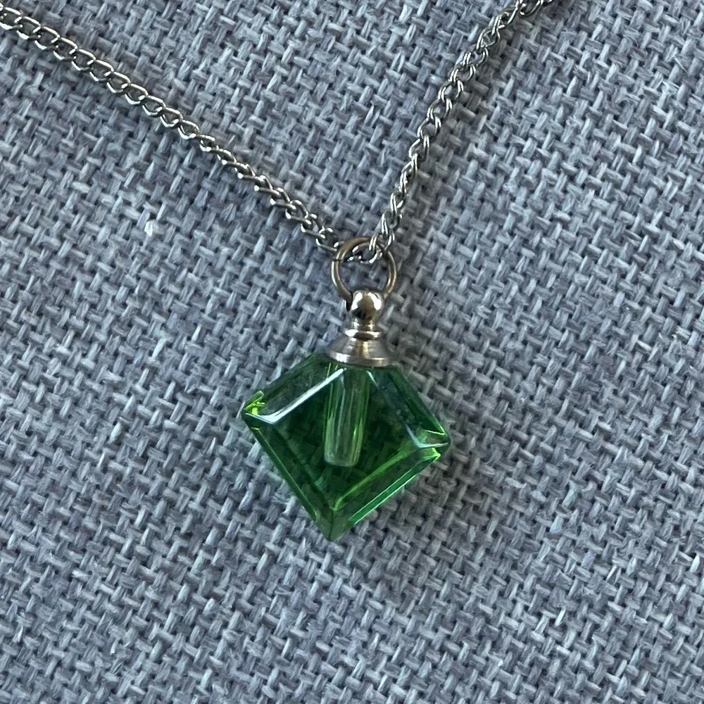 Green Diamond Pendant Necklace | Silver Tone Chain